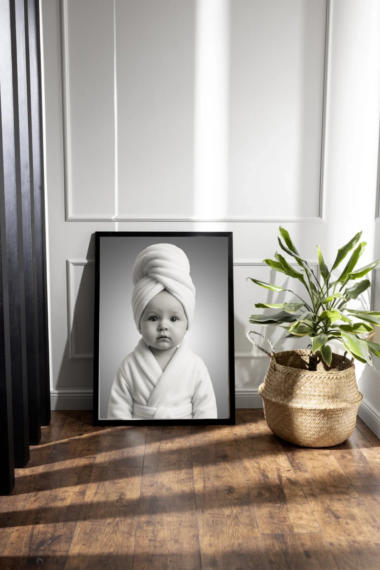 dark-photo-frame-plant-arrangement