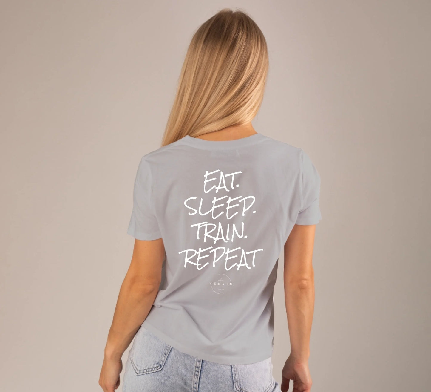 tshirt-frau-hinten-grau
