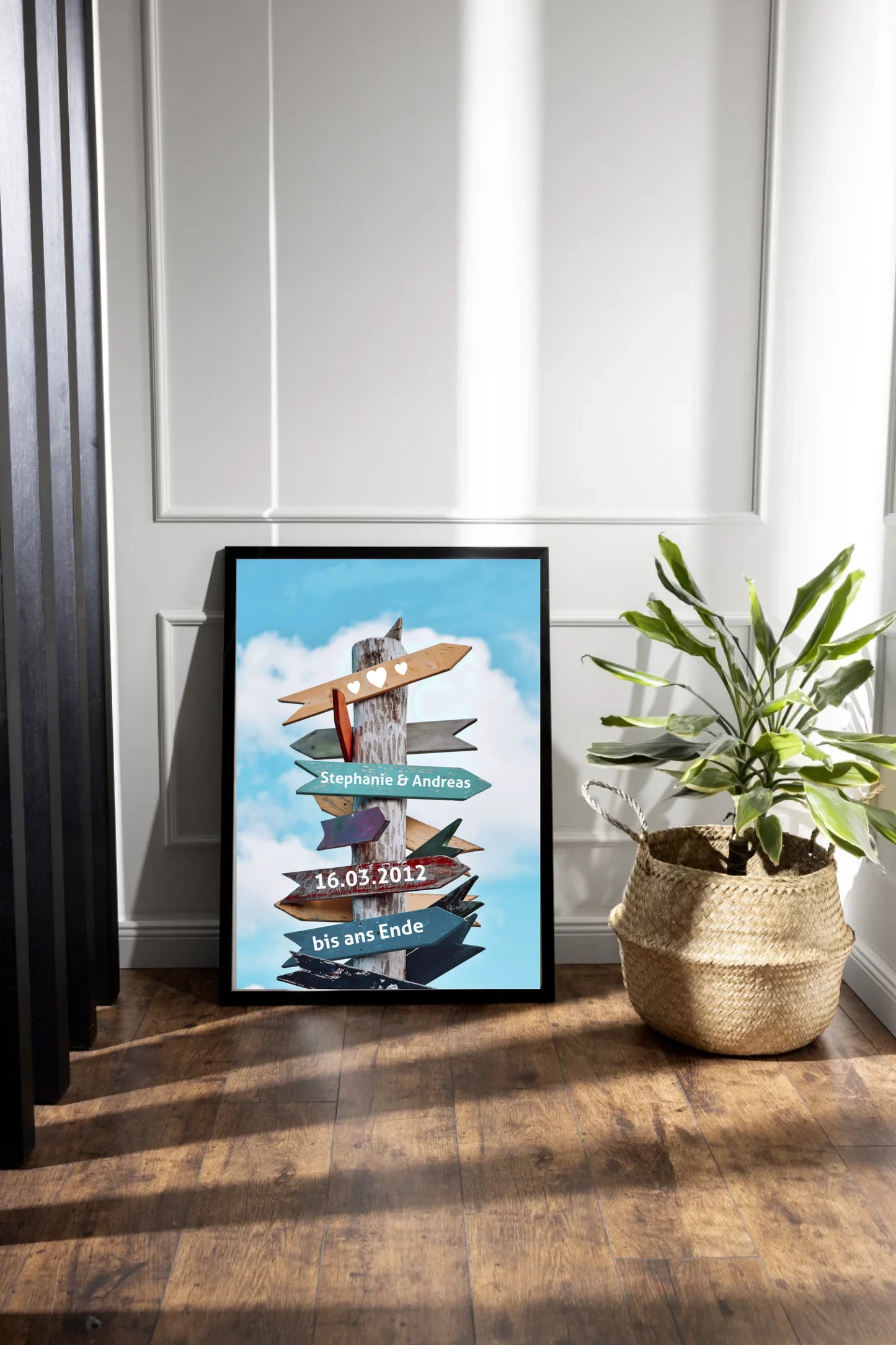dark-photo-frame-plant-arrangement