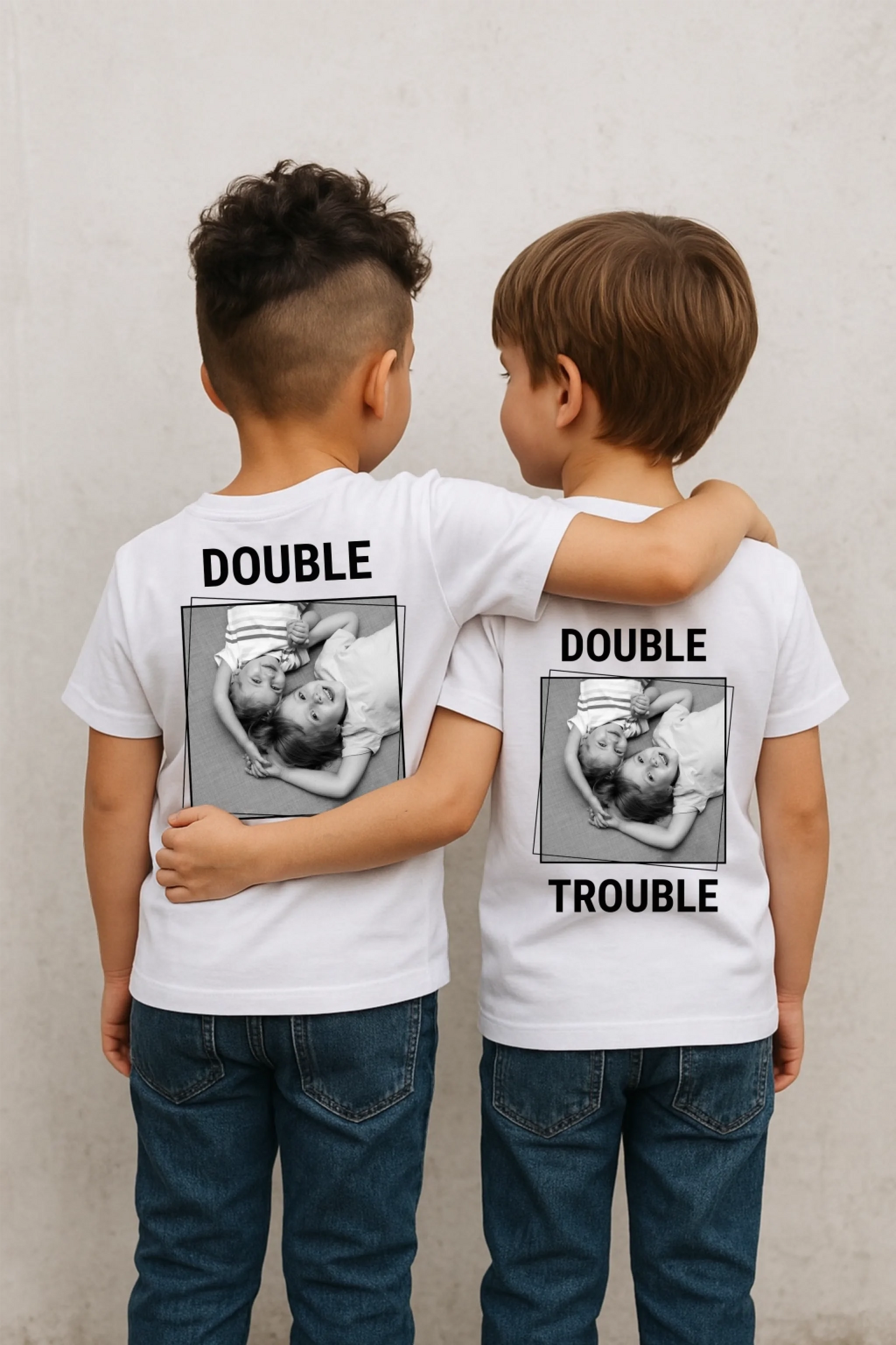 Personalisiertes Kinder-T-Shirt - Double oder Triple Trouble aus Baumwolle