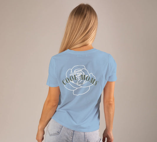 tshirt-frau-hinten-hellblau