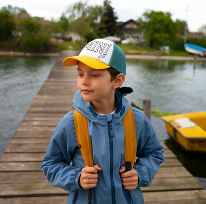 medium-shot-kid-exploring-natural-environment