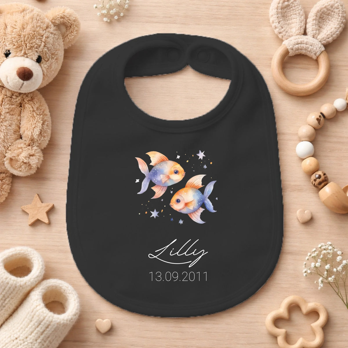 FamilySurprise-Babylätzchen-schwarz-personalisierbar