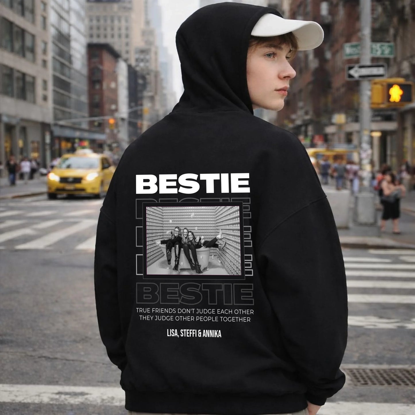 FamilySurprise-Hoodie-unisex-schwarz