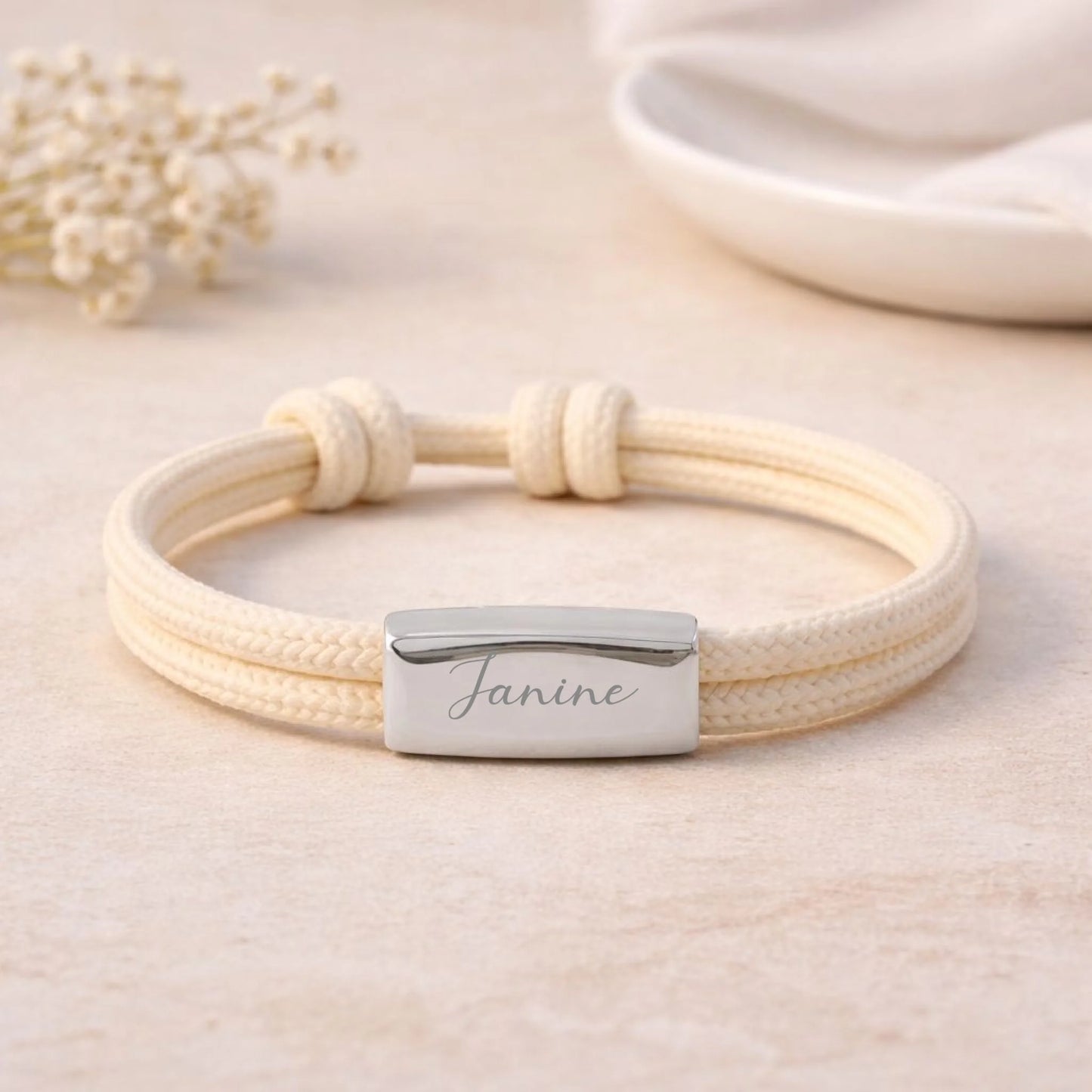Personalisierbares Armband mit Namen aus Segeltau mit Gravur, weitere Produktansicht