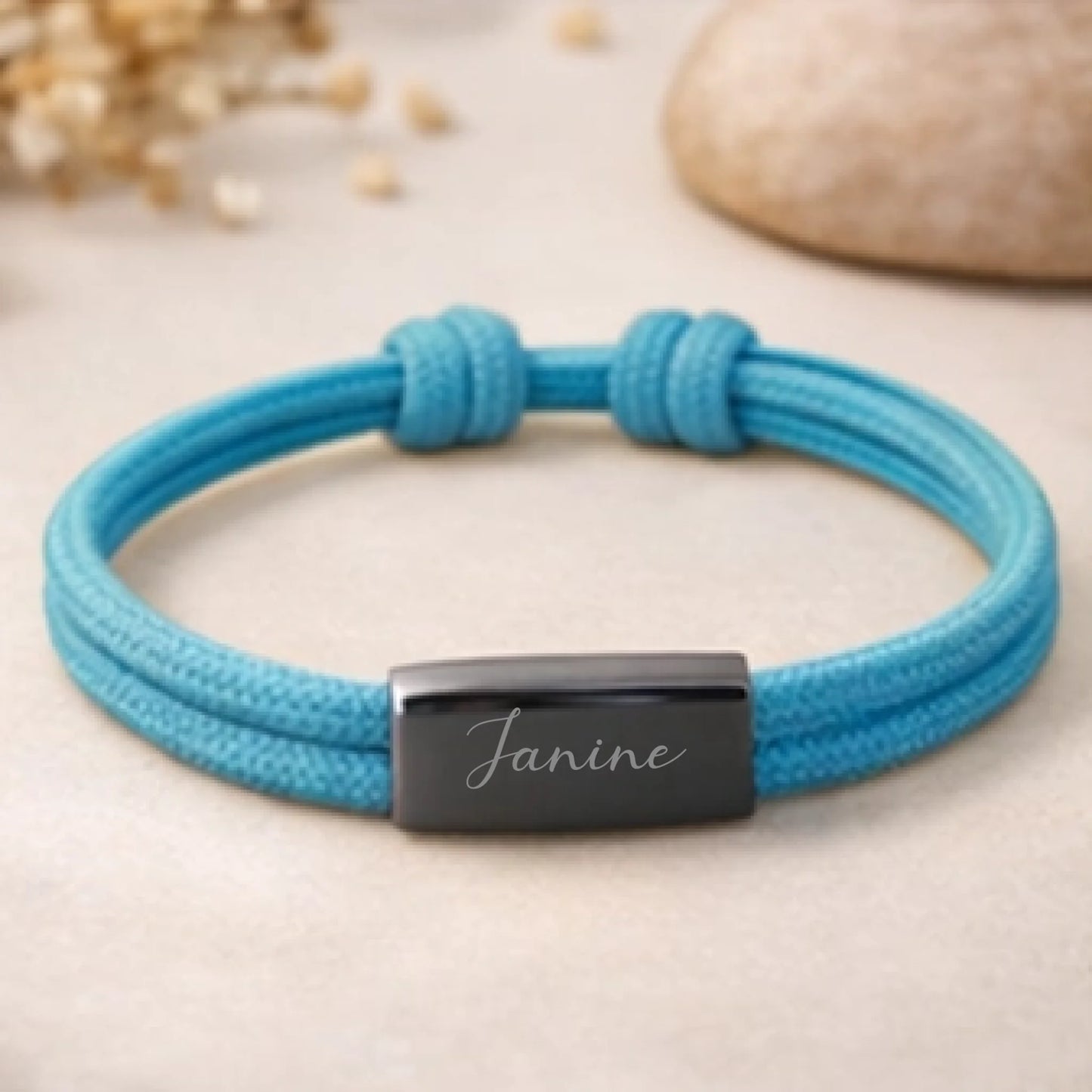Personalisierbares Armband mit Namen aus Segeltau mit Gravur, zusätzliche Produktansicht