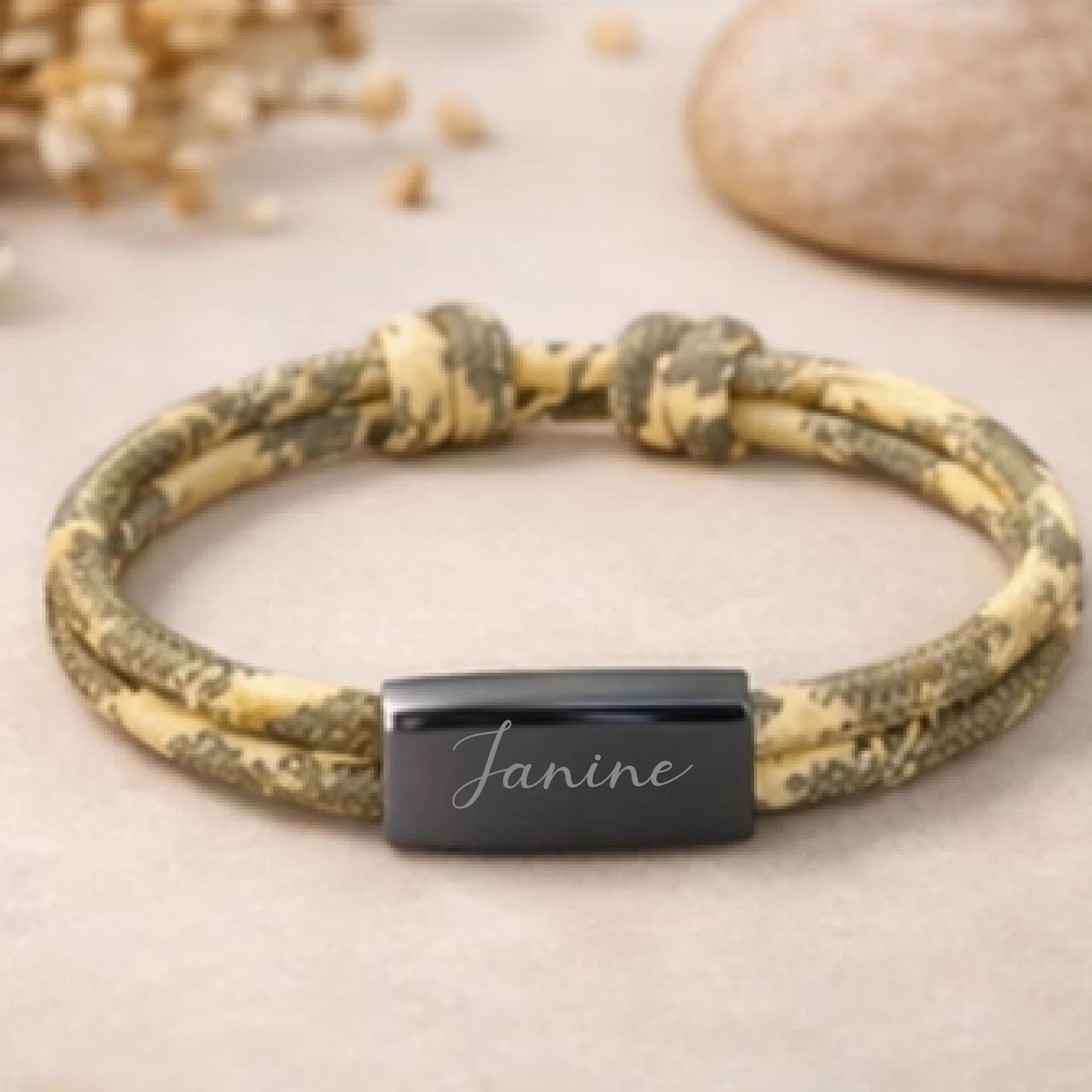 Personalisierbares Armband mit Namen aus Segeltau mit Gravur, weitere Produktansicht