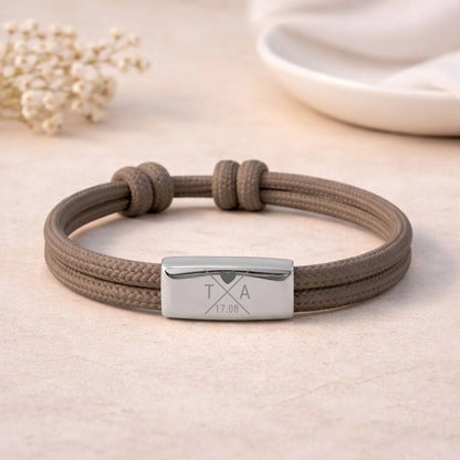 Personalisierbares Armband mit Initialen und Datum aus Segeltau, alternative Produktansicht