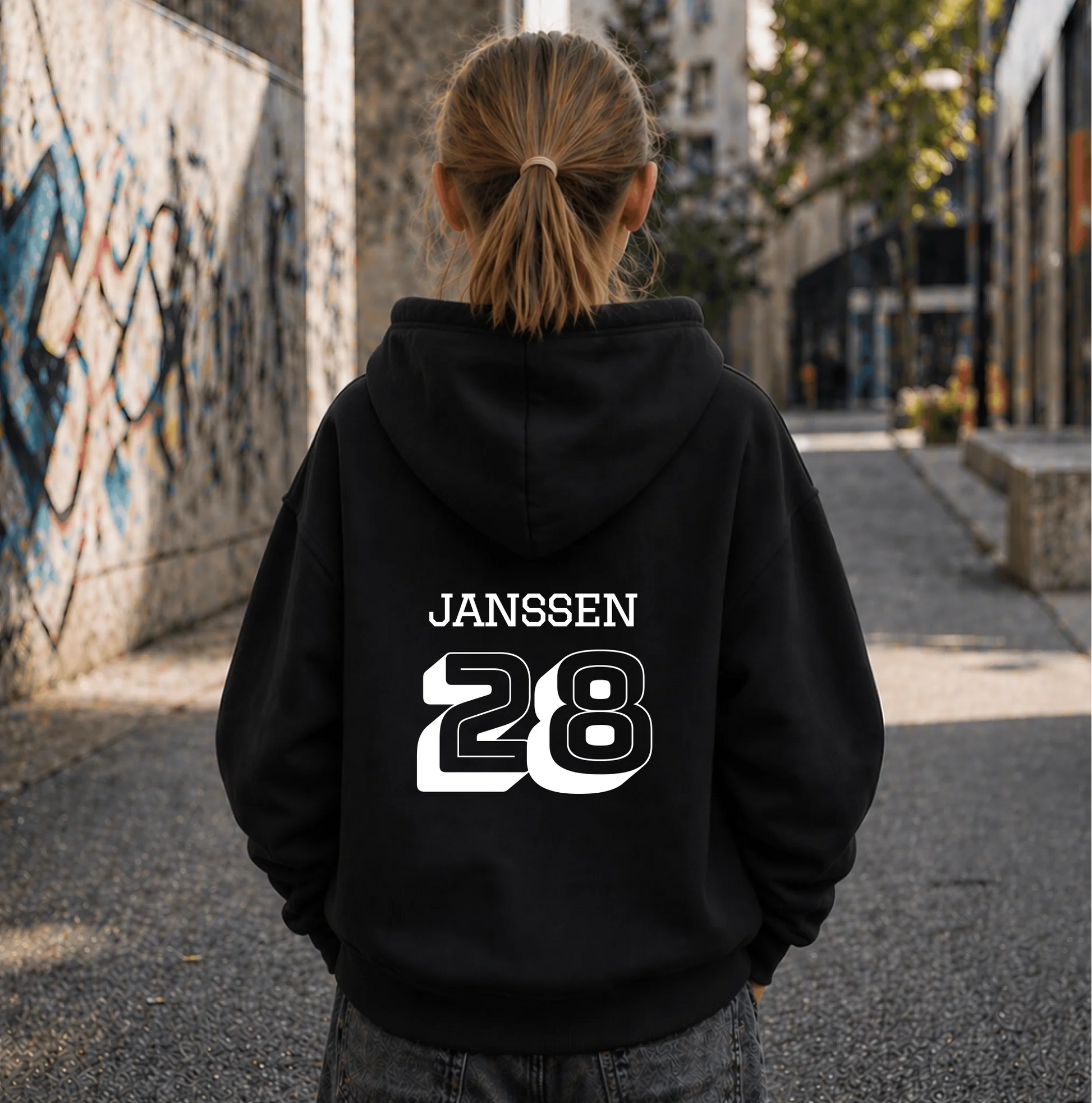 FamilySurprise-Kinderhoodie- mädchen-hinten-schwarz
