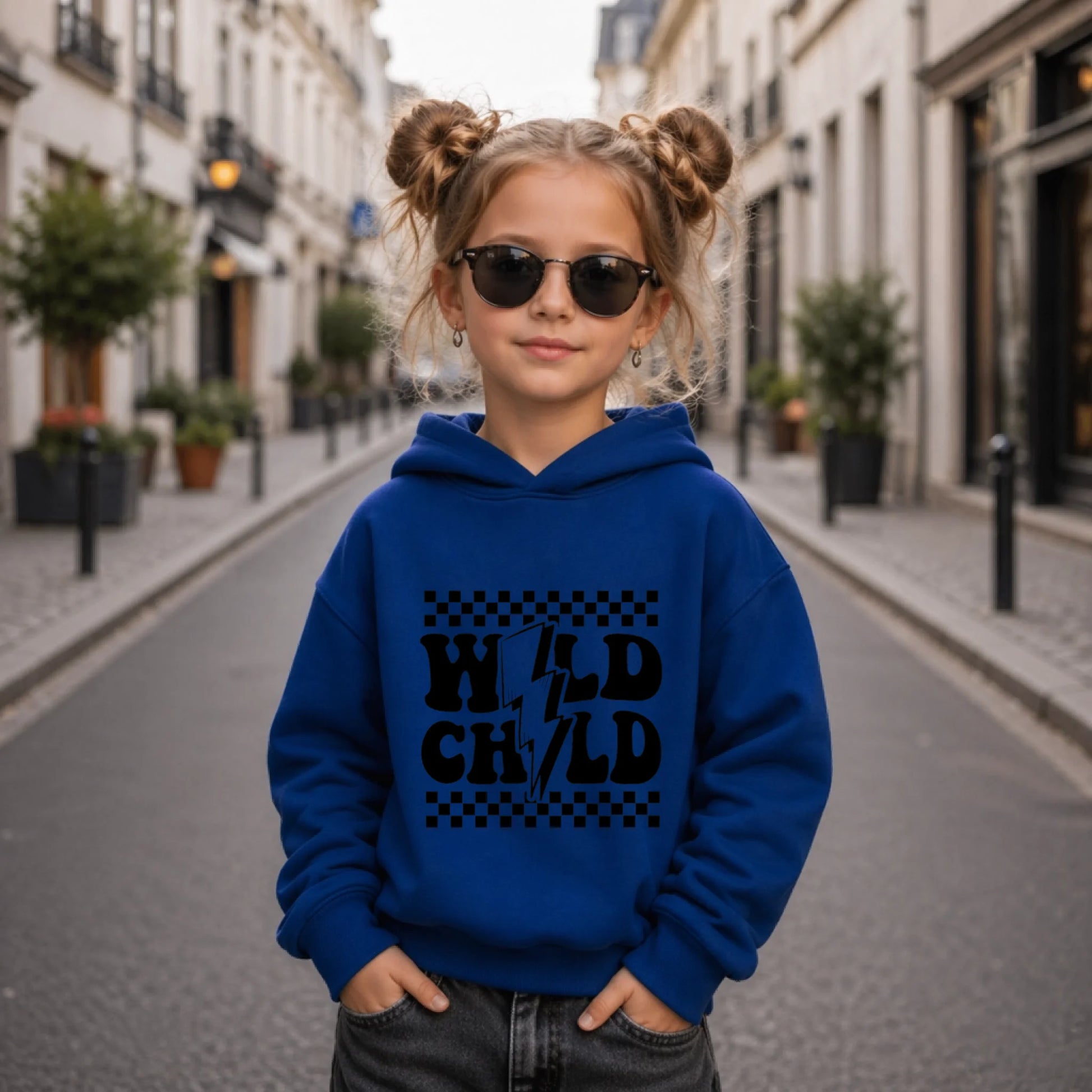FamilySurprise-Kinder-Hoodie-vorne-mädchen-bkau