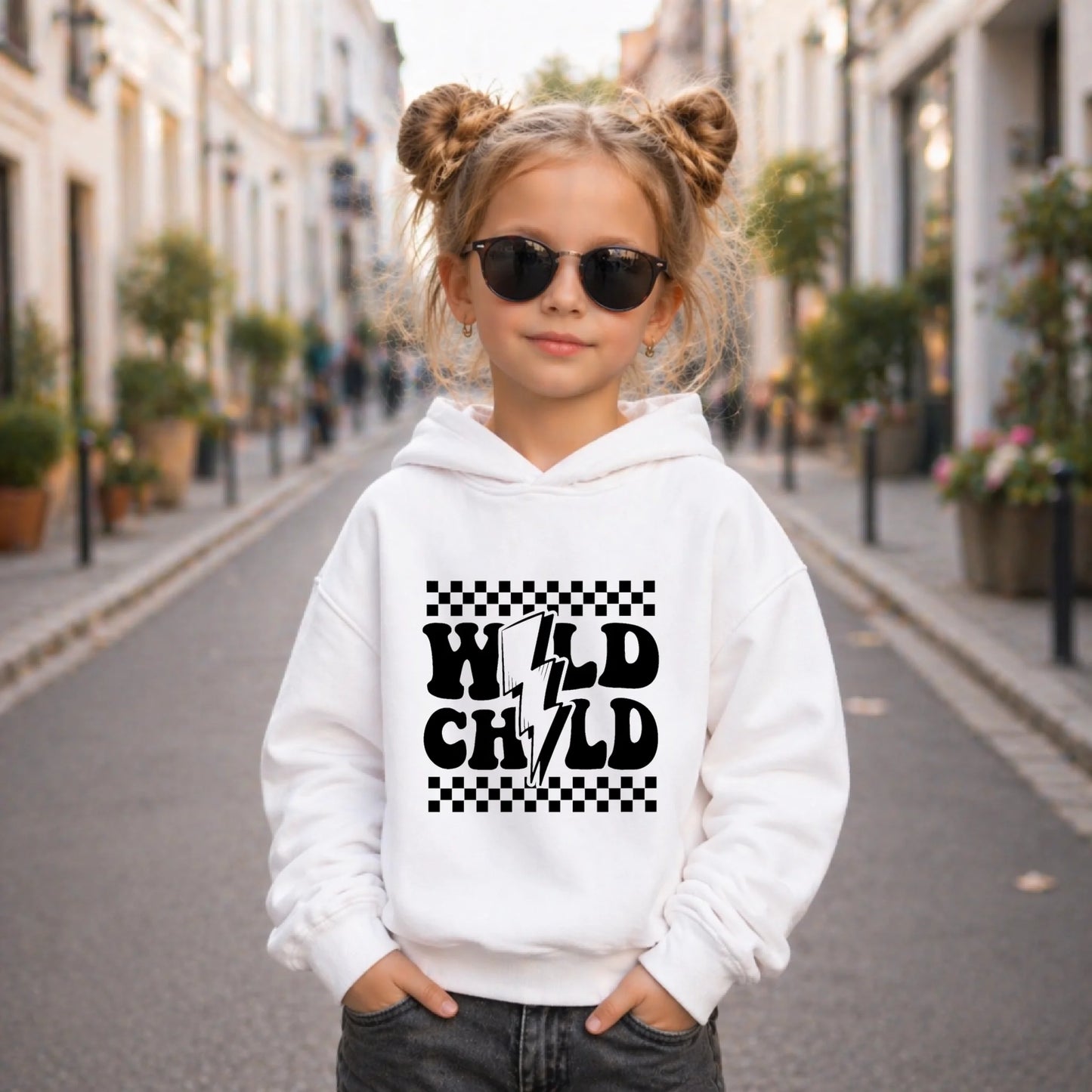 FamilySurprise-Kinder-Hoodie-vorne-mädchen-weiß