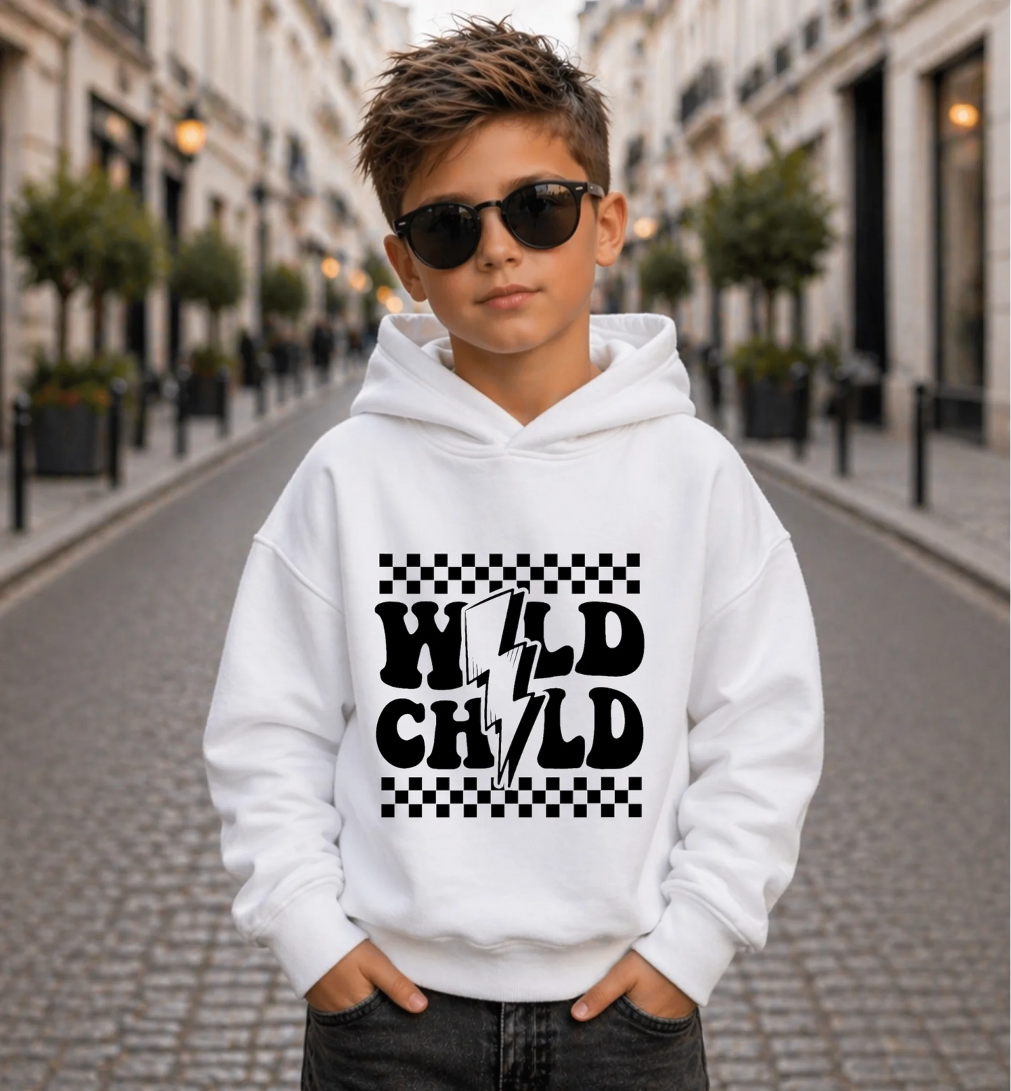 FamilySurprise-Kinder-Hoodie-vorne-junge-weiß
