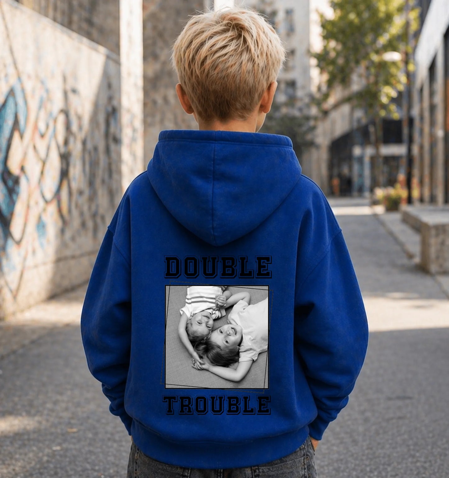 FamilySurprise-Kinderhoodie- junge-hinten-blau