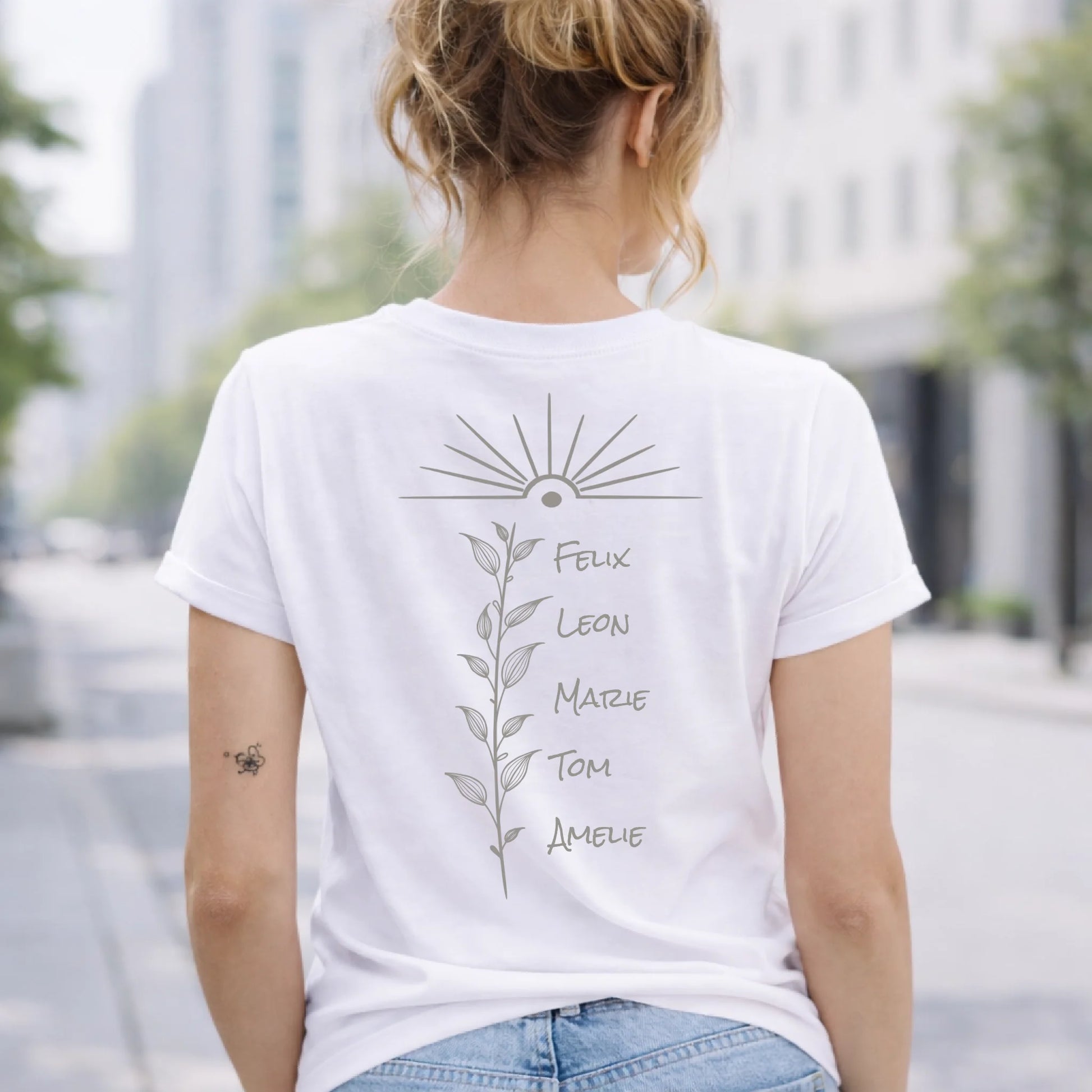 FamilySurprise-standard-shirt-frau-weiss