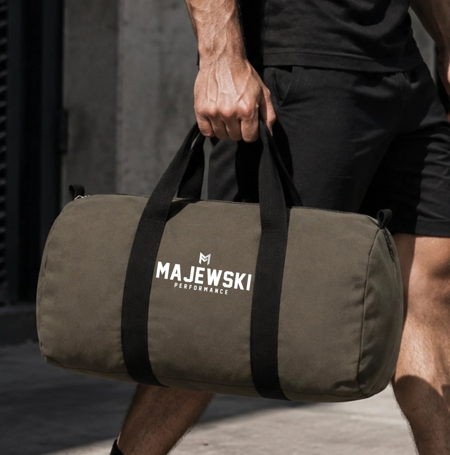 FamilySurprise_Majewski_Sporttasche-kaki