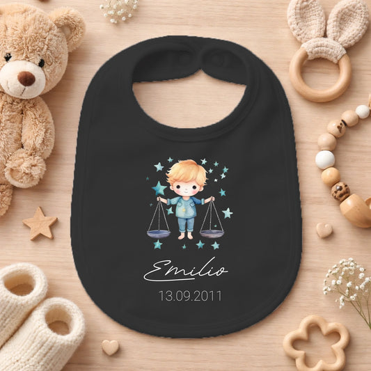 FamilySurprise-Babylätzchen-schwarz-personalisierbar