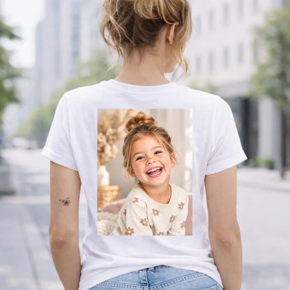 FamilySurprise-standard-shirt-frau-weiss