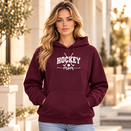 FamilySurprise-Hoodie_03_Bordeaux_Frau_vorne