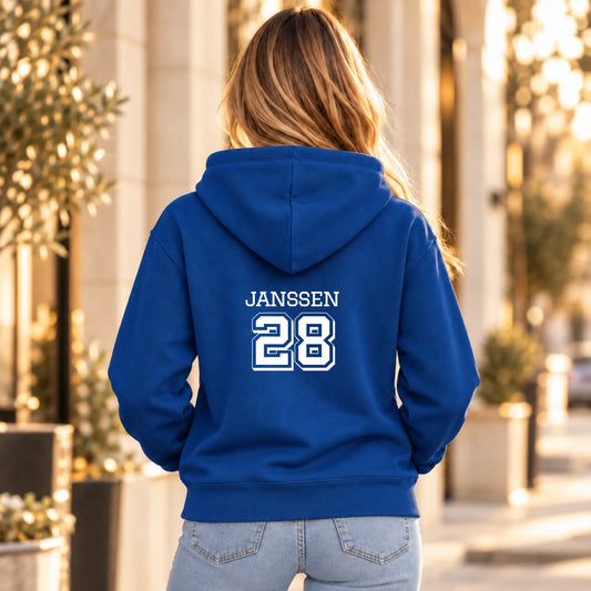 FamilySurprise-Hoodie_09_Blau_Frau_hinten