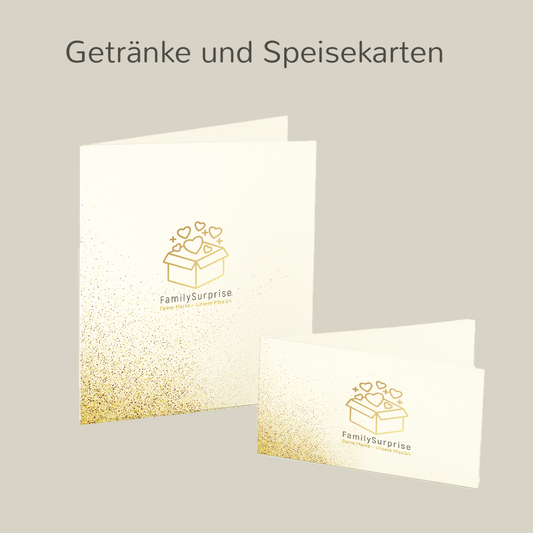 Speisekarten und Getränkekarten mit dem „FamilySurprise“-Logo in einem hellen, minimalistischen Design.