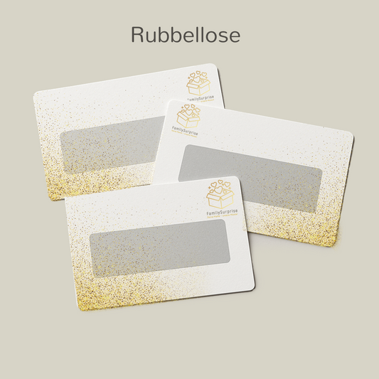 Drei Rubbellose mit grauen Rubbelfeldern und dem „FamilySurprise“-Logo, auf einem Bildschirm dargestellt.