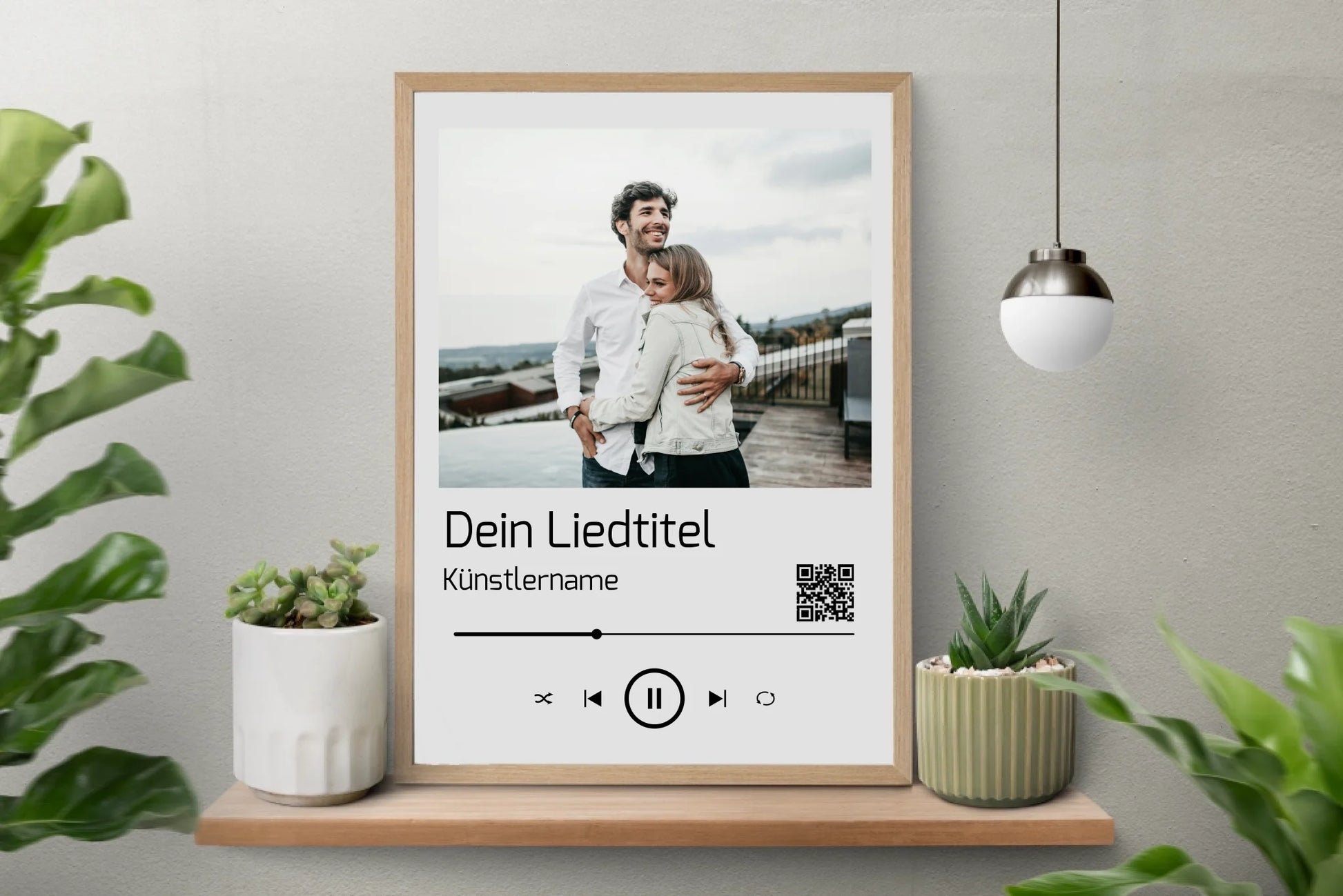 Familysurprise-poster mockup